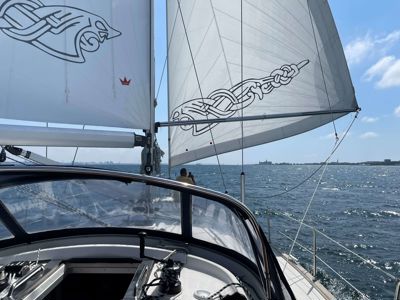 butterfly sailing sy veteranen