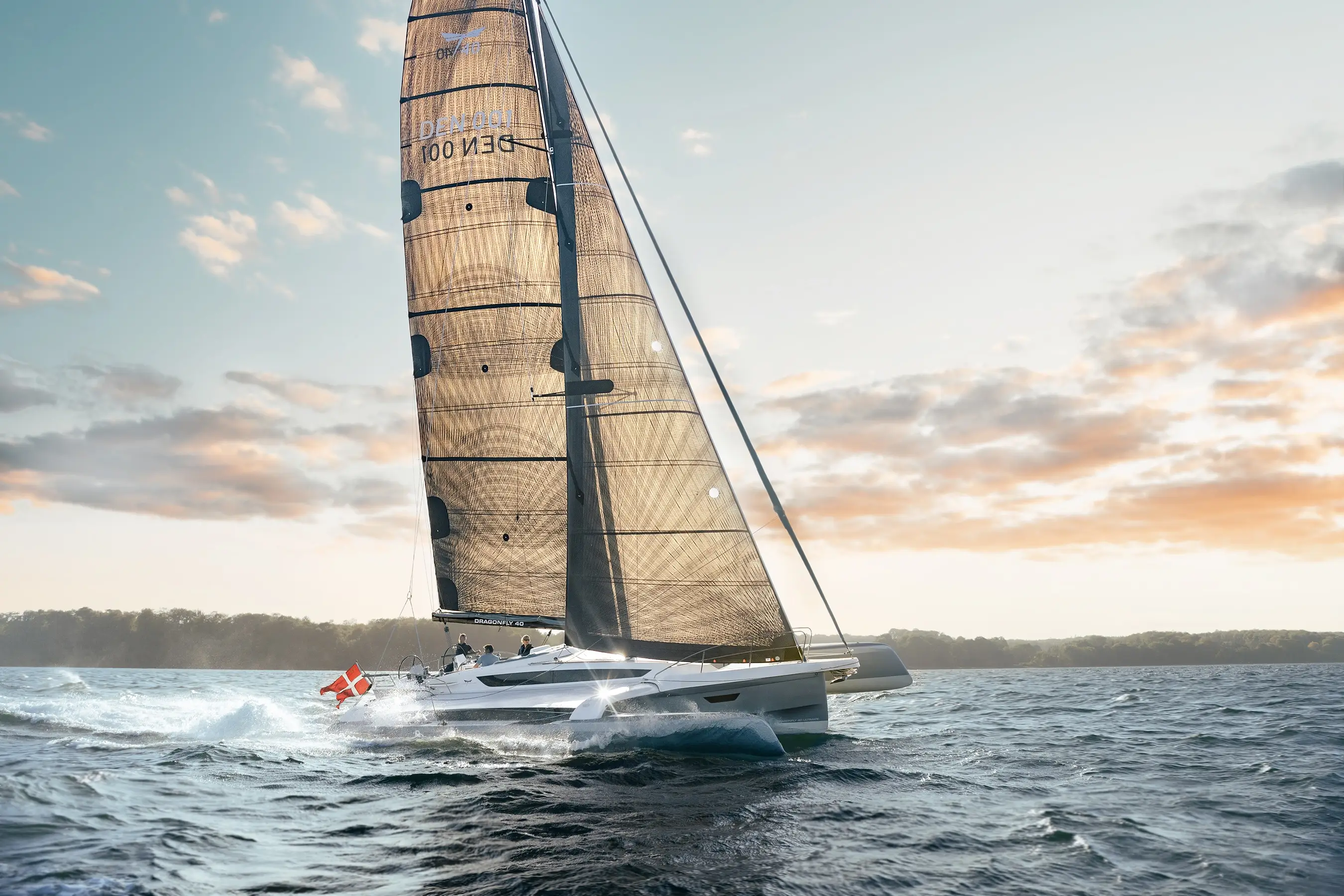 Dragonfly 40 test sailing